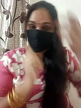 Snapshot of 01Roshani chatting on 04/15/26, 08:31 01Roshani online show from 04/15/26, 08:31