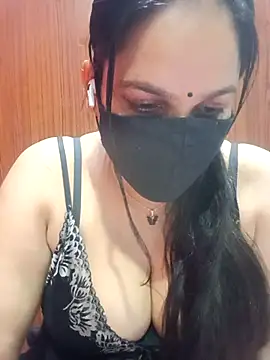 Snapshot of 01Roshani chatting on 04/22/26, 05:58 01Roshani online show from 04/22/26, 05:58