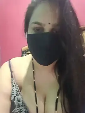 Snapshot of 01Roshani chatting on 05/15/26, 09:16 01Roshani online show from 05/15/26, 09:16