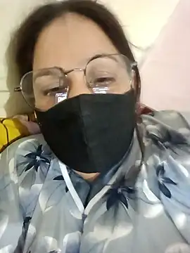 Snapshot of 01Roshani chatting on 05/28/26, 08:17 01Roshani online show from 05/28/26, 08:17