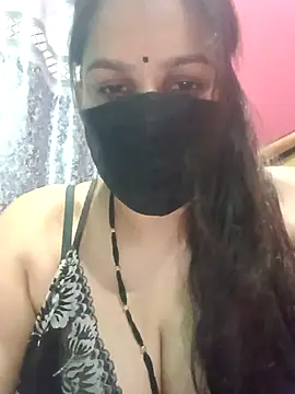 Snapshot of 01Roshani chatting on 06/05/26, 06:35 01Roshani online show from 06/05/26, 06:35
