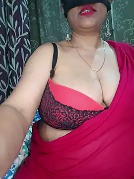 Snapshot of Hot-BHABHI696 chatting on 04/06/26, 08:43 Hot-BHABHI696 online show from 04/06/26, 08:43