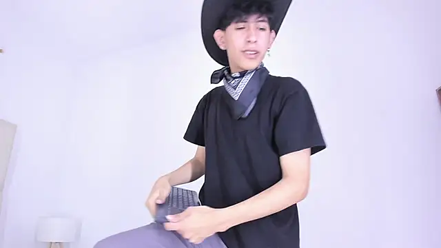 julian xx online show from 07/16/26, 07:09