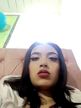 Snapshot of honeyluxe_ chatting on 03/20/26, 03:33 honeyluxe online show from 03/20/26, 03:33