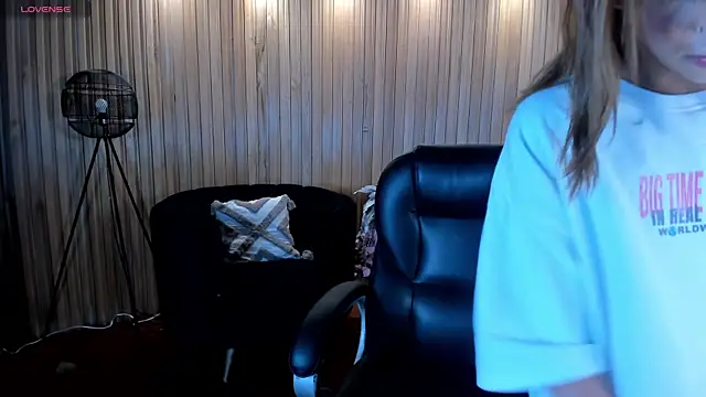KayraLanne online show from 07/18/26, 03:54