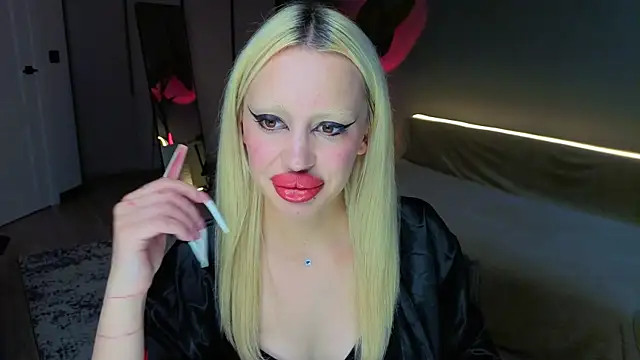 Luna Beverly online show from 07/02/26, 08:37