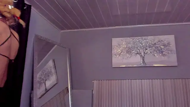 Snapshot of vicky_fant4sy chatting on 03/21/26, 01:05 vicky fant4sy online show from 03/21/26, 01:05