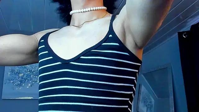 Snapshot of vicky_fant4sy chatting on 05/05/26, 01:41 vicky fant4sy online show from 05/05/26, 01:41