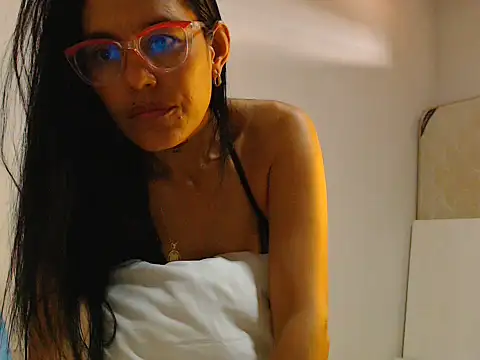 Elizabeth manzon online show from 06/14/26, 08:33