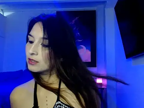Snapshot of Almaglow_ chatting on 03/18/26, 07:50 Almaglow online show from 03/18/26, 07:50