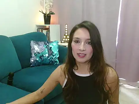 Snapshot of Almaglow_ chatting on 04/22/26, 07:48 Almaglow online show from 04/22/26, 07:48