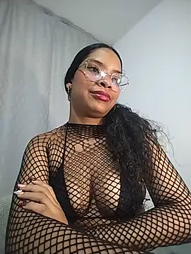 KATALINA SANTANA  online show from 06/05/26, 01:45