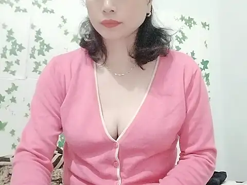 Snapshot of Sophie_sexy7 chatting on 03/09/26, 04:00 Sophie sexy7 online show from 03/09/26, 04:00