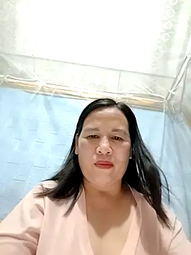 Snapshot of Clinic_139 chatting on 04/20/26, 01:14 Clinic 139 online show from 04/20/26, 01:14