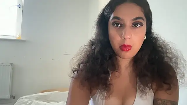 Snapshot of fayfay21@xh chatting on 06/10/26, 04:06 fayfay21xh online show from 06/10/26, 04:06