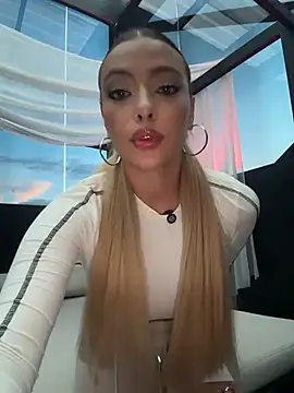 Snapshot of Ginevrafedez chatting on 06/14/26, 11:18 Ginevrafedez online show from 06/14/26, 11:18