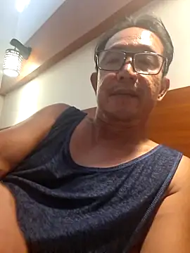 Snapshot of Gerydry chatting on 04/16/26, 01:17 Gerydry online show from 04/16/26, 01:17