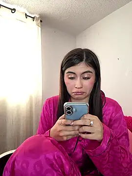 Snapshot of Stormi_th chatting on 01/12/26, 08:03 Stormi th online show from 01/12/26, 08:03
