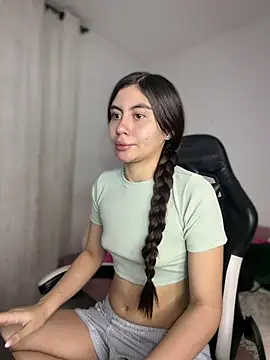 Snapshot of Stormi_th chatting on 04/11/26, 05:01 Stormi th online show from 04/11/26, 05:01