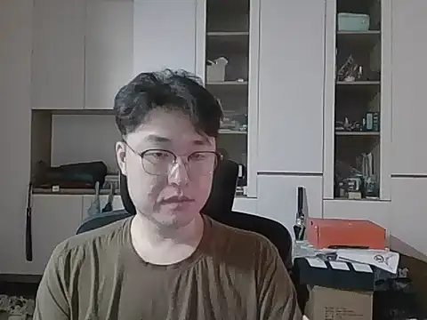 W0Ijn online show from 05/25/26, 07:03