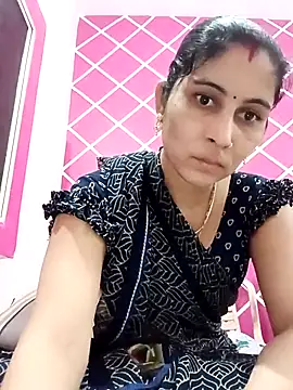 Snapshot of Hot_ree85 chatting on 02/13/26, 05:36 Hot ree85 online show from 02/13/26, 05:36