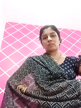 Snapshot of Hot_ree85 chatting on 03/18/26, 06:16 Hot ree85 online show from 03/18/26, 06:16