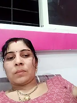 Snapshot of Hot_ree85 chatting on 03/21/26, 08:52 Hot ree85 online show from 03/21/26, 08:52
