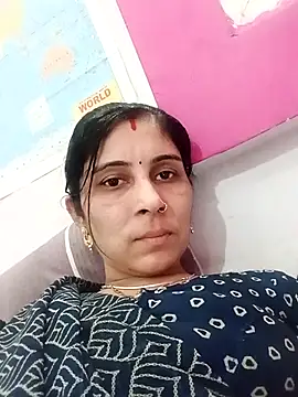 Snapshot of Hot_ree85 chatting on 03/26/26, 06:52 Hot ree85 online show from 03/26/26, 06:52