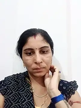 Snapshot of Hot_ree85 chatting on 04/18/26, 03:54 Hot ree85 online show from 04/18/26, 03:54
