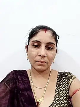 Snapshot of Hot_ree85 chatting on 04/19/26, 08:13 Hot ree85 online show from 04/19/26, 08:13