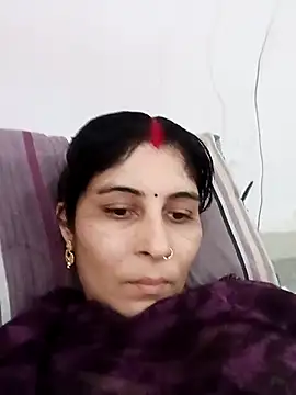 Snapshot of Hot_ree85 chatting on 04/30/26, 10:32 Hot ree85 online show from 04/30/26, 10:32