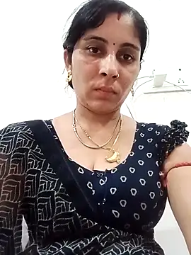 Snapshot of Hot_ree85 chatting on 05/03/26, 12:00 Hot ree85 online show from 05/03/26, 12:00