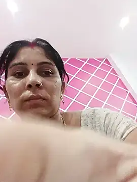 Snapshot of Hot_ree85 chatting on 05/17/26, 05:42 Hot ree85 online show from 05/17/26, 05:42