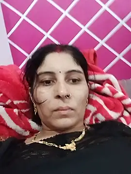 Snapshot of Hot_ree85 chatting on 06/02/26, 02:02 Hot ree85 online show from 06/02/26, 02:02