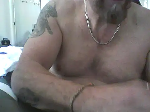 Snapshot of loudandproud chatting on 06/01/26, 01:18 loudandproud online show from 06/01/26, 01:18