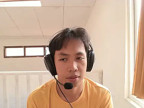 Snapshot of geltwt_id chatting on 04/20/26, 02:03 geltwt id online show from 04/20/26, 02:03
