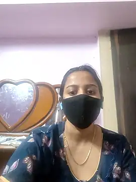 Snapshot of Tamilfathi chatting on 01/10/26, 12:18 Tamilfathi online show from 01/10/26, 12:18