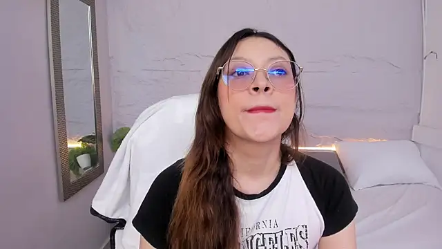 lanna 18  online show from 04/30/26, 11:27