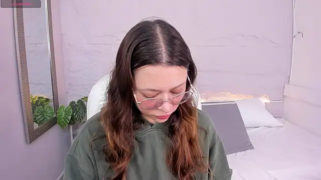 lanna 18  online show from 06/06/26, 11:48