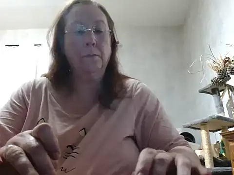Snapshot of xmyriamx chatting on 02/05/26, 08:13 xmyriamx online show from 02/05/26, 08:13