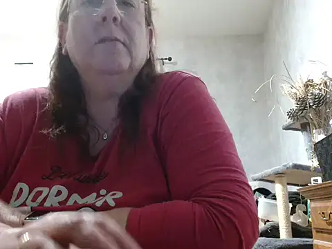 Snapshot of xmyriamx chatting on 03/05/26, 08:27 xmyriamx online show from 03/05/26, 08:27
