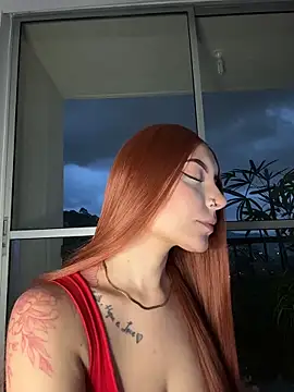 Snapshot of alesziarose_ chatting on 02/20/26, 11:27 alesziarose online show from 02/20/26, 11:27