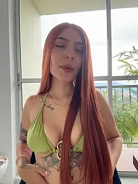 Snapshot of alesziarose_ chatting on 03/17/26, 10:02 alesziarose online show from 03/17/26, 10:02