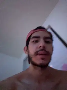 Snapshot of vinihfeh chatting on 04/29/26, 12:05 vinihfeh online show from 04/29/26, 12:05