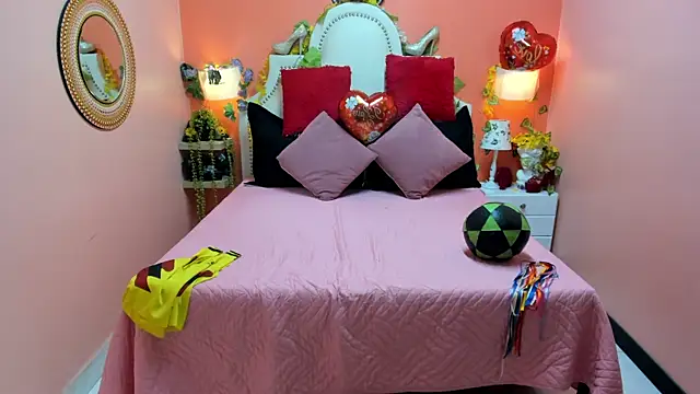 Dalila Najjar  online show from 06/03/26, 02:33