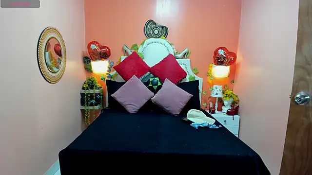 Dalila Najjar  online show from 06/04/26, 02:23