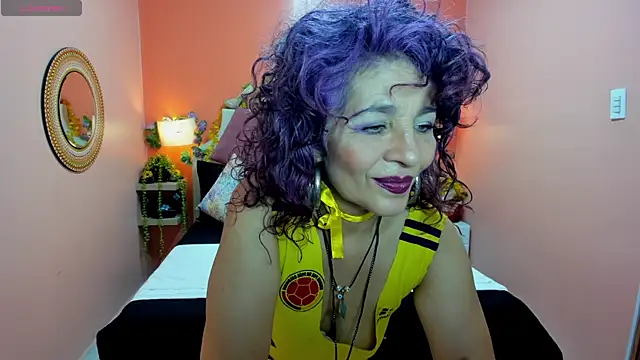 Dalila Najjar  online show from 06/11/26, 02:48