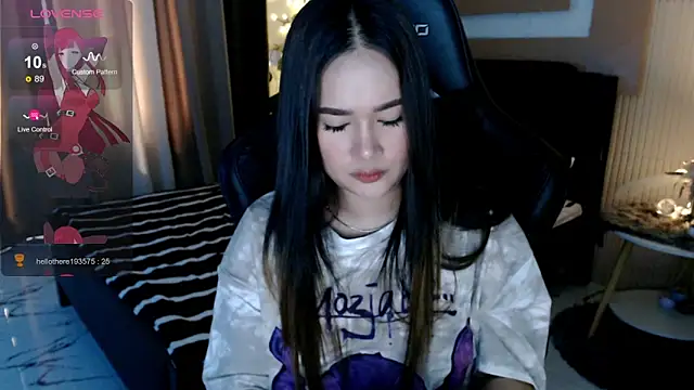 Snapshot of simplykhate chatting on 01/17/26, 02:49 simplykhate online show from 01/17/26, 02:49