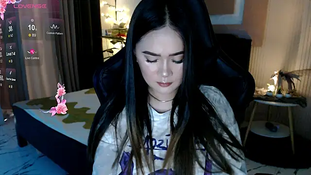 Snapshot of simplykhate chatting on 02/24/26, 02:20 simplykhate online show from 02/24/26, 02:20