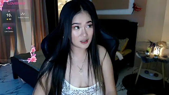 Snapshot of simplykhate chatting on 04/09/26, 12:54 simplykhate online show from 04/09/26, 12:54